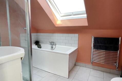 En Suite 1a.JPG