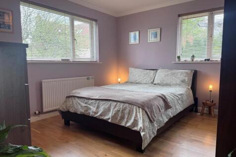 Bed 1.JPG
