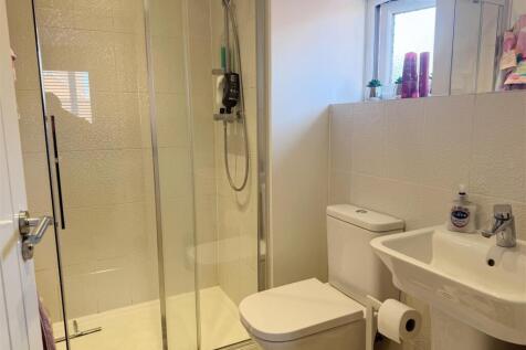 En Suite 1.JPG