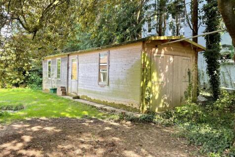 Grd outbuilding 1.JPG