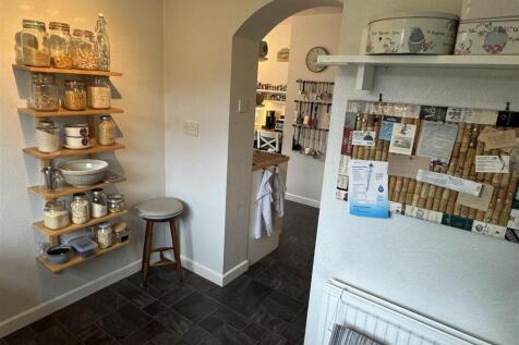 Utility - Kitch 1.JPG