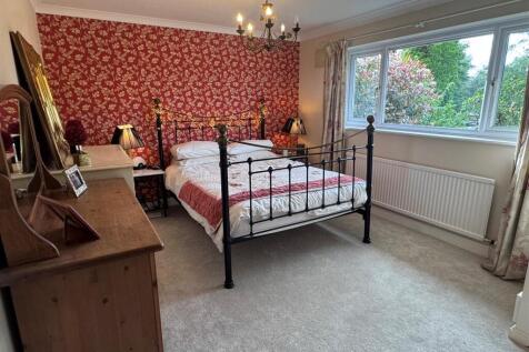 Bed 1.JPG