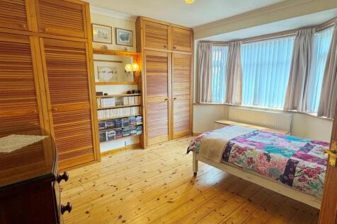 Bed 1.JPG