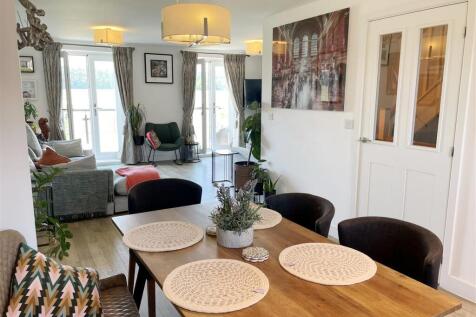 Break Area - Sitt 1.JPG