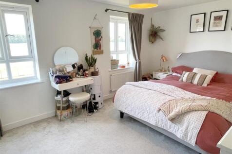 Bed 1.JPG