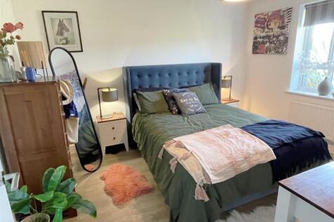 Bed 2.JPG