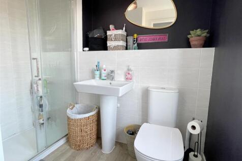 En Suite 3.JPG