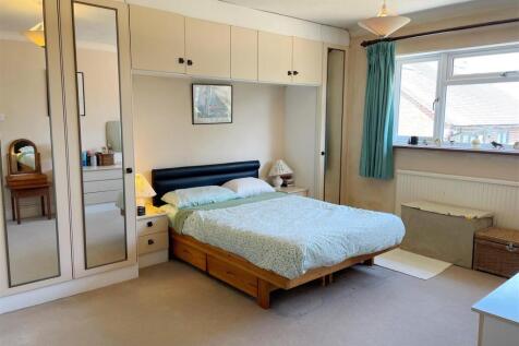 Bed 1.JPG
