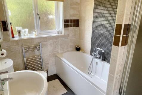 En Suite 1.JPG