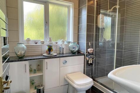 Shower Room 1.JPG