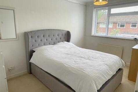 Bed 1.JPG