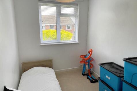 Bed 3.JPG