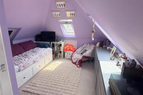 Bed 3.JPG