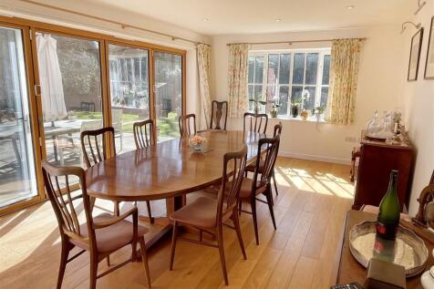 Dining Room 1.JPG
