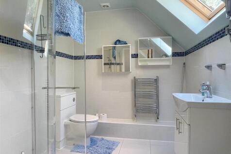 En Suite 1.JPG