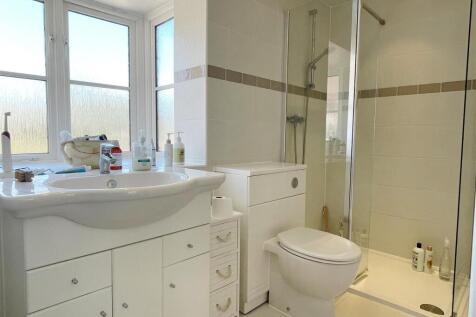 En Suite 2.JPG