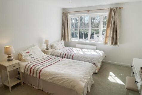 Bed 3a.JPG