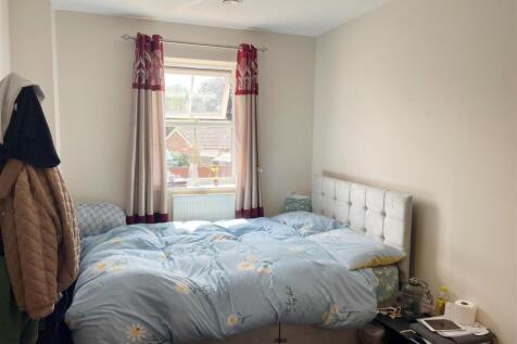 Bed 1.JPG