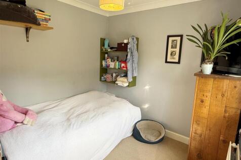 Bed 3.JPG
