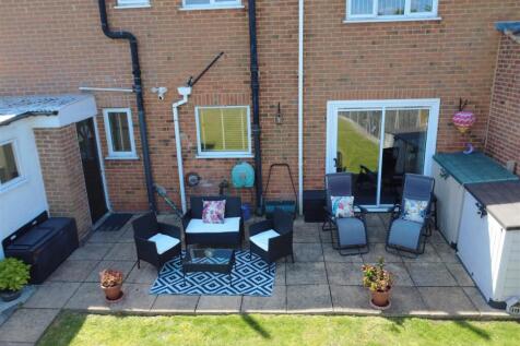 Rear Patio 1.JPG