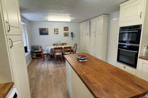 Dining 1a