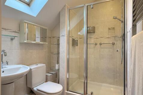 En Suite 1.JPG