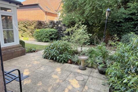 Grd patio area 1.JPG