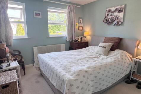 Bed 1.JPG