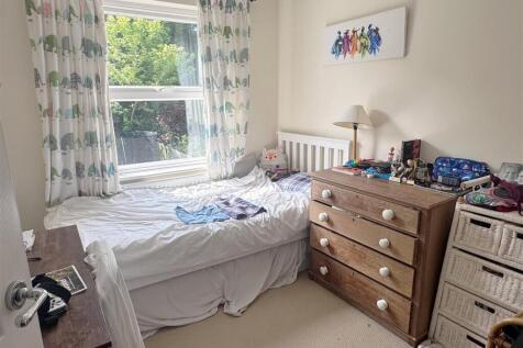 Bed 3.JPG