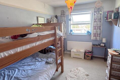 Bed 4.JPG