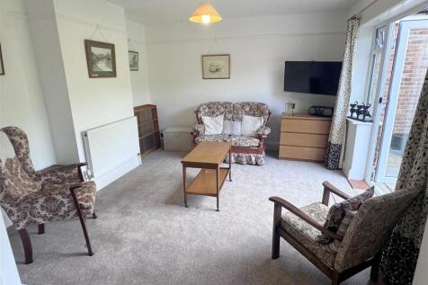 Family Room 2.JPG