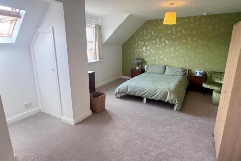 Bed 1.JPG