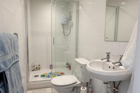 Shower Room 1.JPG
