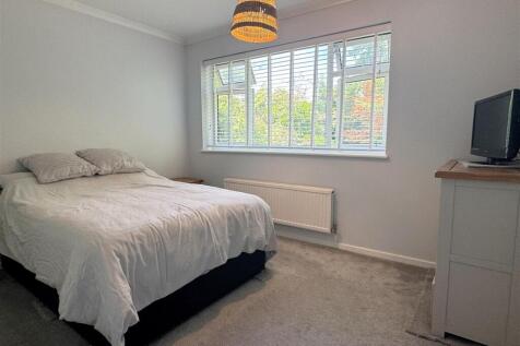 Bed 1.JPG