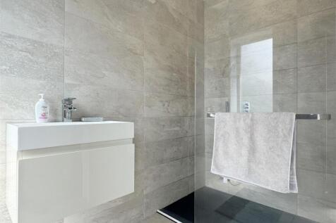 En Suite 1.JPG