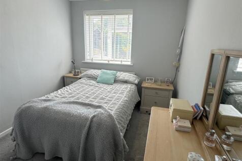 Bed 2.JPG