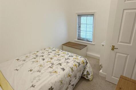 Bed 2.JPG