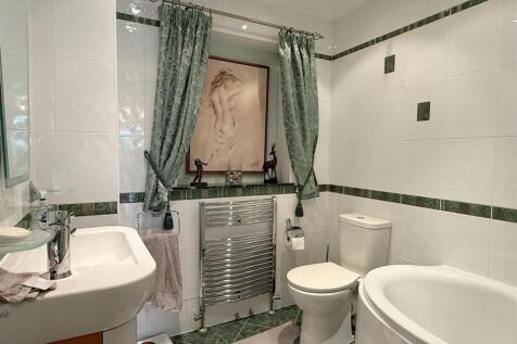 Annex bathroom potential.JPG