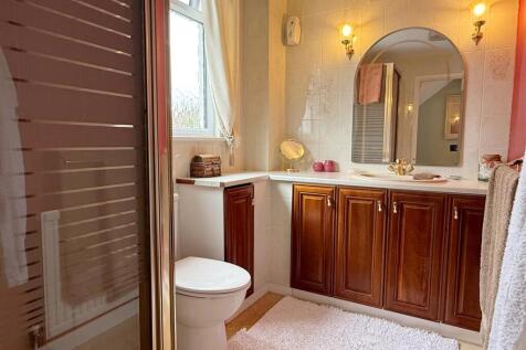 En Suite 1.JPG