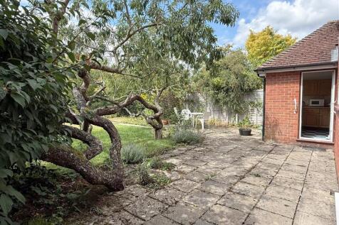 Grd patio 1.JPG