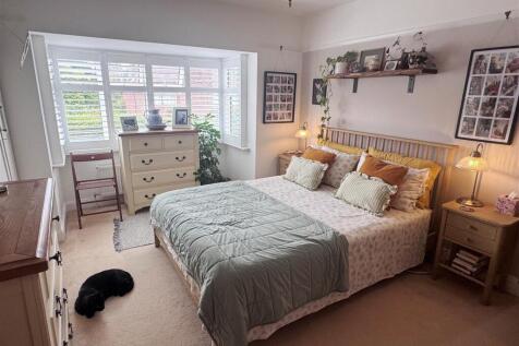 Bed 1.JPG