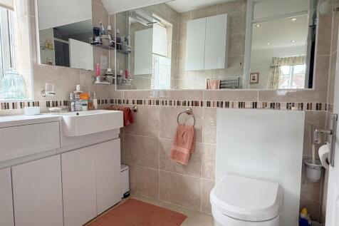En Suite 1.JPG