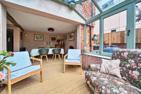 Garden Room 1.jpg