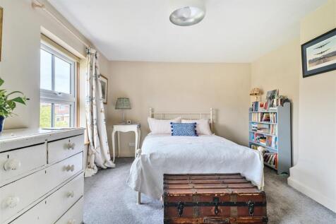 Bed 1a.jpg