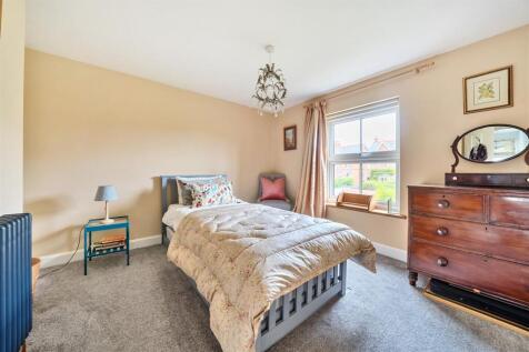 Bed 3.jpg