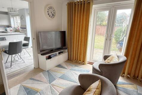 Fam Room - Kitch 1.JPG