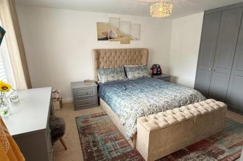 Bed 1.JPG