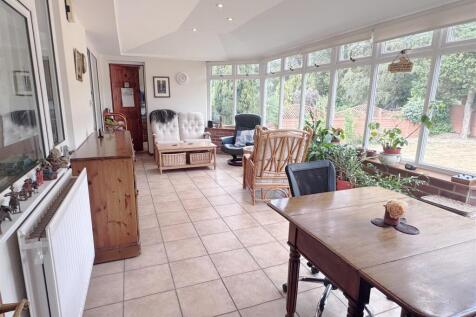 Sun Room 1.JPG
