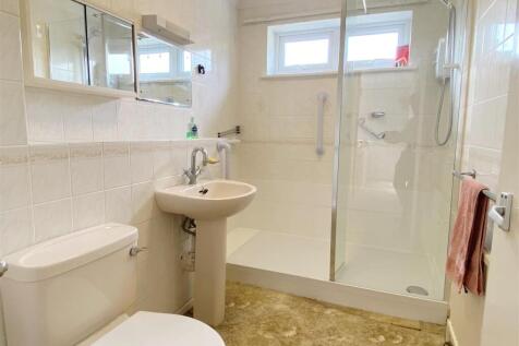 Shower Room 1.JPG