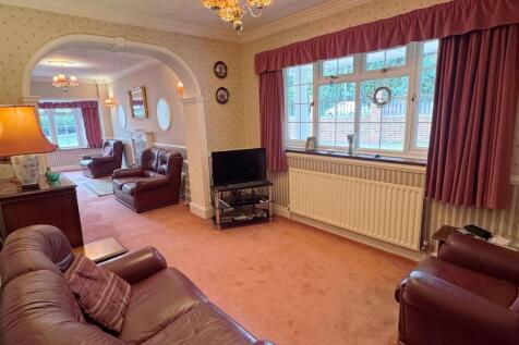 TV Room 1.JPG